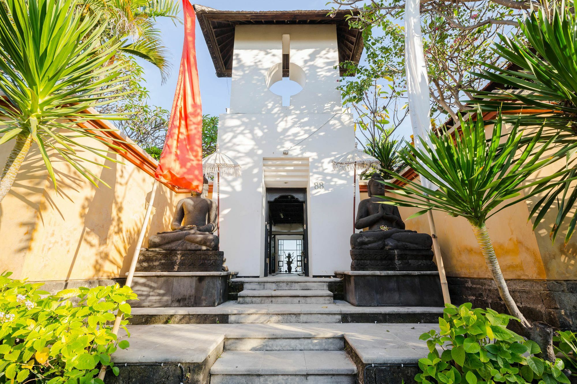 Suarti Resort, Villas & Gallery Ketewel ภายนอก รูปภาพ