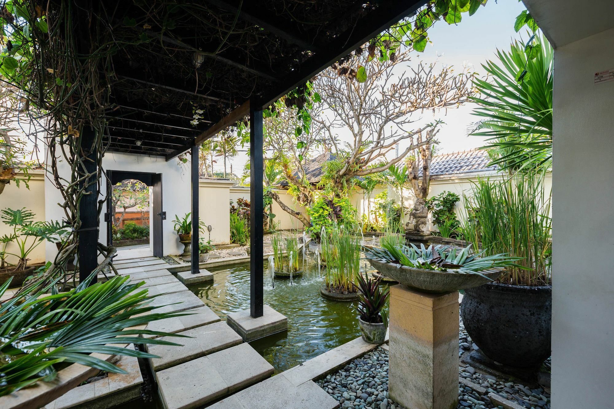 Suarti Resort, Villas & Gallery Ketewel ภายนอก รูปภาพ