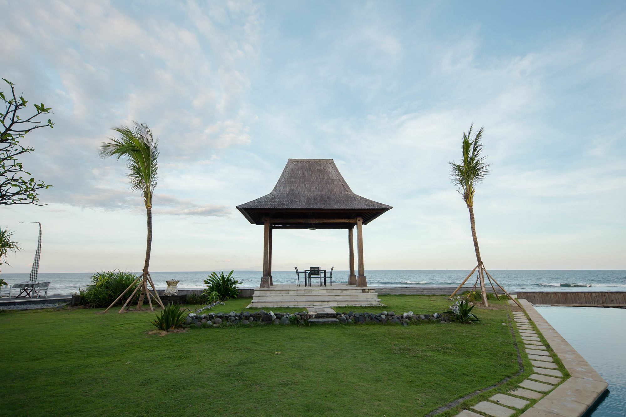 Suarti Resort, Villas & Gallery Ketewel ภายนอก รูปภาพ