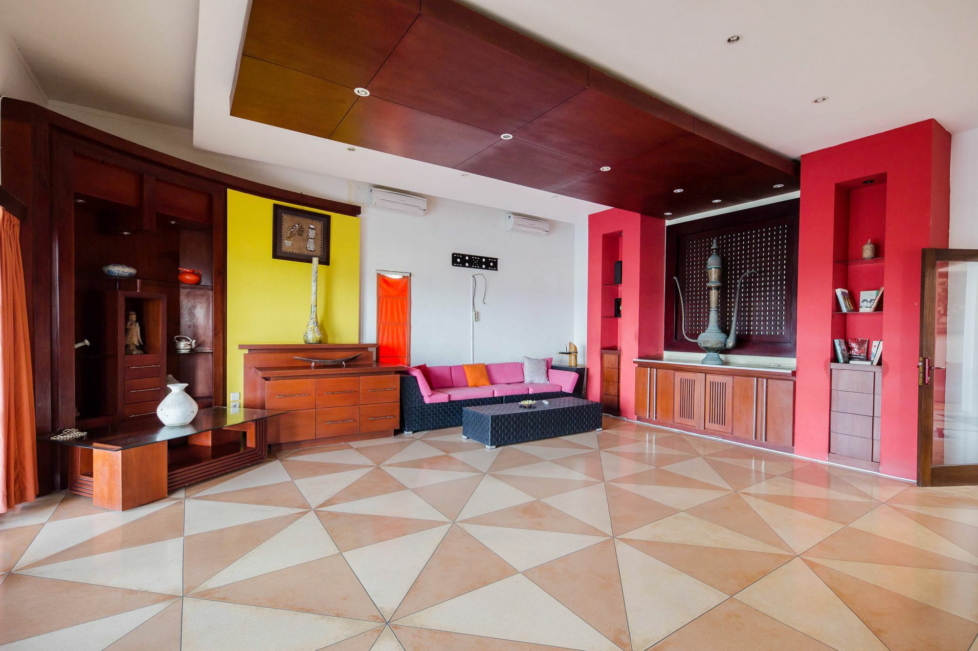 Suarti Resort, Villas & Gallery Ketewel ภายนอก รูปภาพ